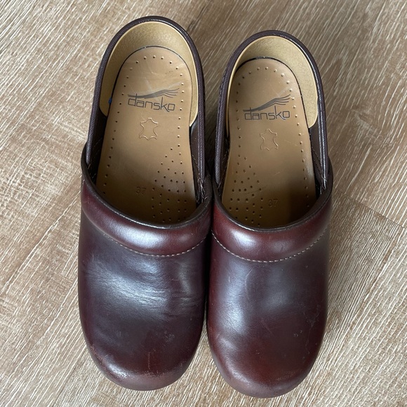 Dansko Professional Cabrio Women's Leather Clogs size 37 color saddle full grain - Picture 2 of 8